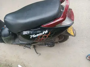 Hero Pleasure 2013 Motorbike (Used)