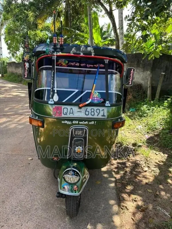 Bajaj 2 Stroke 2005 Three Wheel (Used)