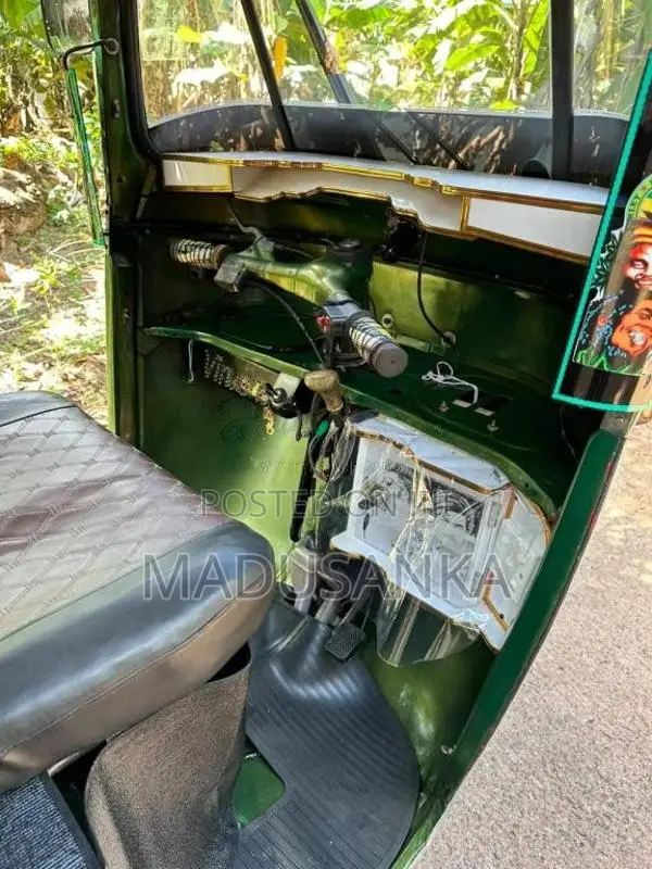 Bajaj 2 Stroke 2005 Three Wheel (Used)