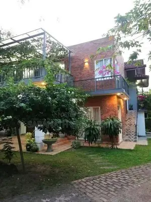 Luxury 8 Bedroomed House With Furniture For Sale in Katunayake