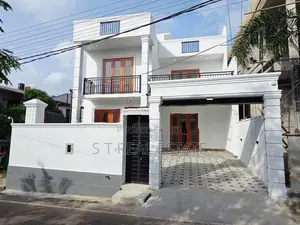 Modern Designed Luxury 3 Story House For Sale In Piliyandala