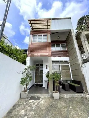 House For Sale in Pelawatta Battaramulla Akuregoda