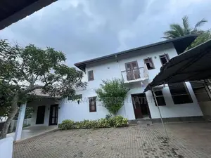 🏡 Spacious 4-Bedroom House for Sale in Negombo Kochchikade
