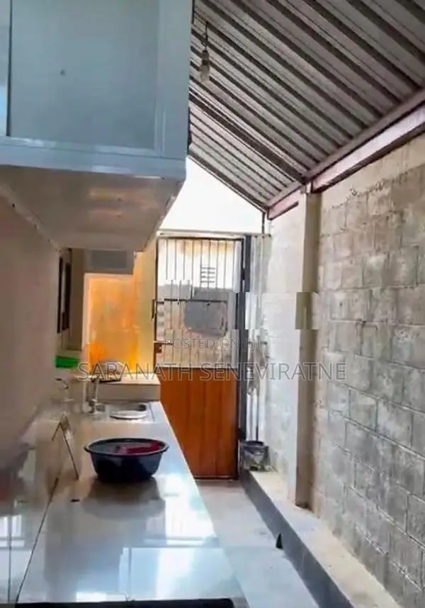 🏡 Spacious 4-Bedroom House for Sale in Negombo Kochchikade
