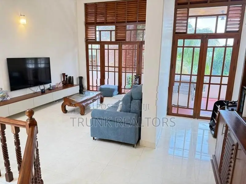 ￭ Moratuwa 04BR Luxury House For Sale (NK107770)
