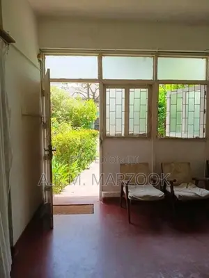 COLOMBO 6 WELLAWATTA BOSWEL PLACE PRIME 14P OF LAND WITH HOUSE FOR SAL