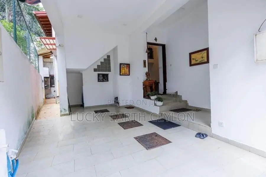 Sale, Thalawathugoda, 3 Story, Semi Furnished, House For Sale(NZMS3076