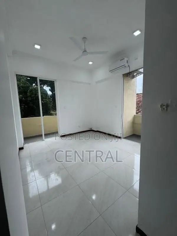 3 bedroom apartment for sale Trillium, Colombo 5 (C7-10500)