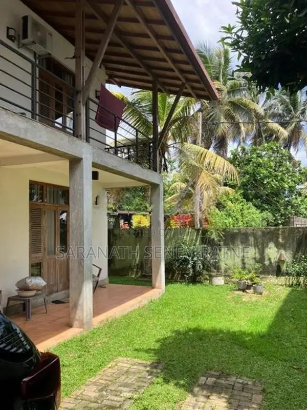 House For Sale in Talawathugoda - Welipara