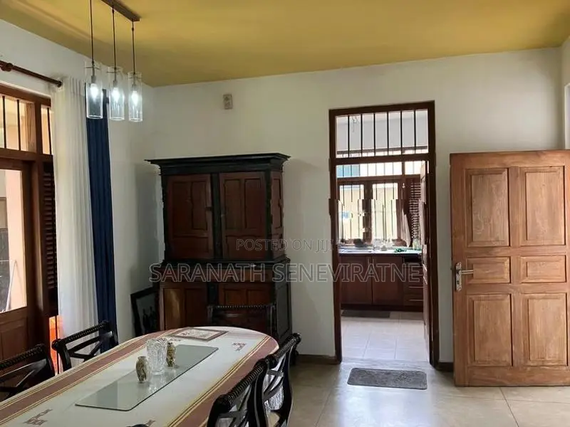 House For Sale in Talawathugoda - Welipara