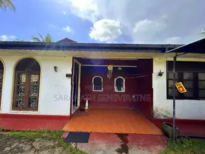 House in Piliyandala Off Madapatha Rd Kotagedara Junc - Land Value