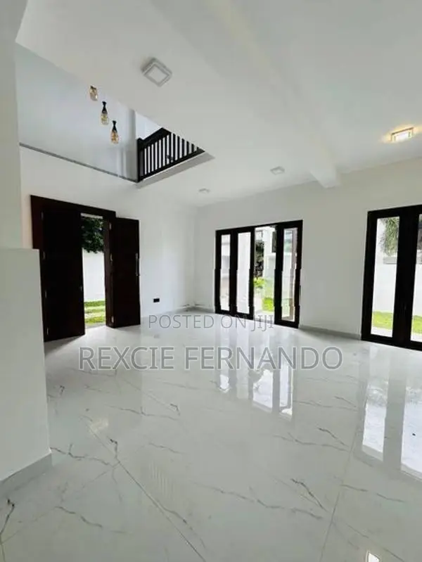 3 Story Brand News House Kadana