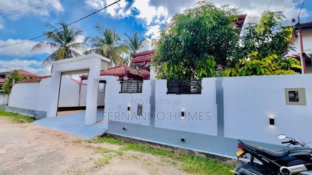 Value Living Well Built Nice House For Sale In Negombo Daluwakotuwa