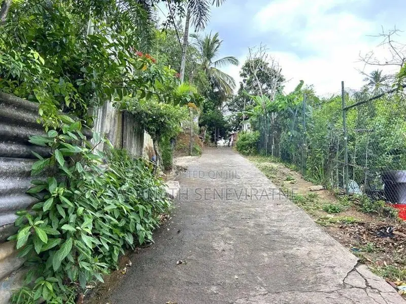 House for Land Value - Wanaguru Mw Hokandara Talawathugoda