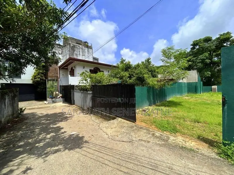 Land for Sale in Battaramulla, Koswatta - Lake View