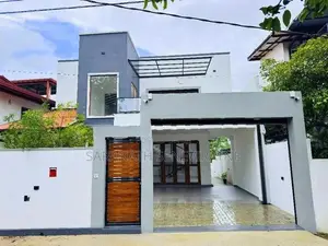 Brand-New Architecturally Designed & Built House Kesbewa Piliyandala