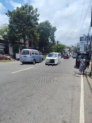 COMMERCIAL BUILDING FOR SALE IN KOHUWALA FACING TO COLOMBO BUS HAULT