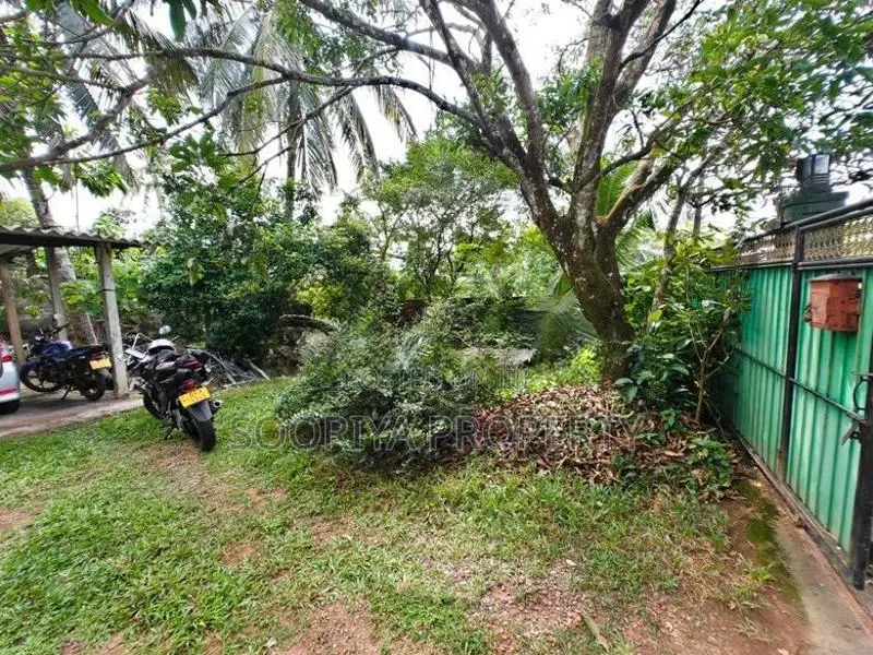 HOUSE FOR SALE IN HANWELLA ROAD KADUWELA, IHALA BOMIRIYA