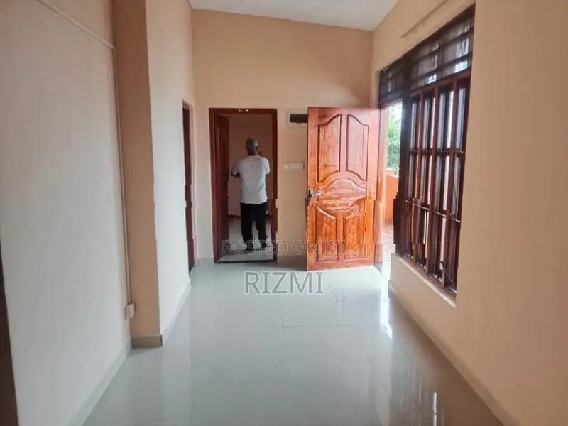 second floor 3BR House for rent in dehiwala meadhankara road