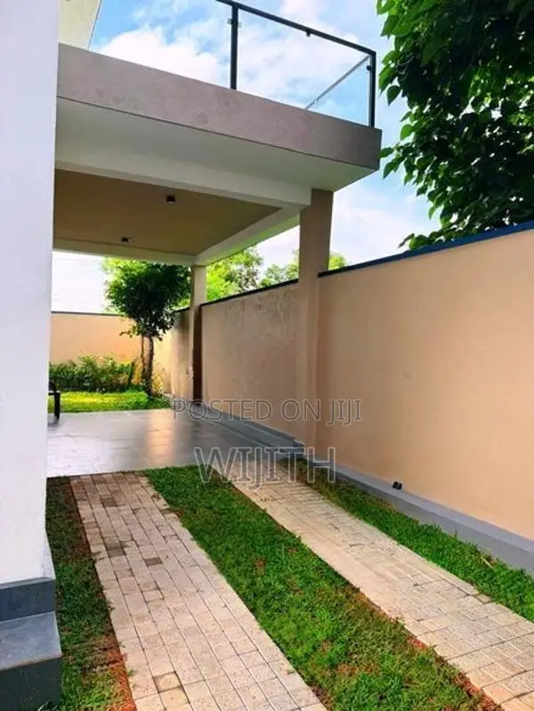 SUPAR BRAND NEW TWO STOREY HOUSE FOR SALE IN TALAWATUGOADA HOKANDARA .