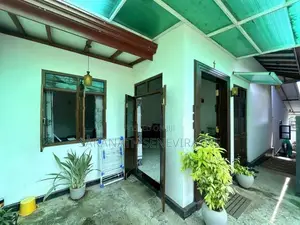 House For Sale in Sarwodaya Mw - Piliyandala Off Madapatha
