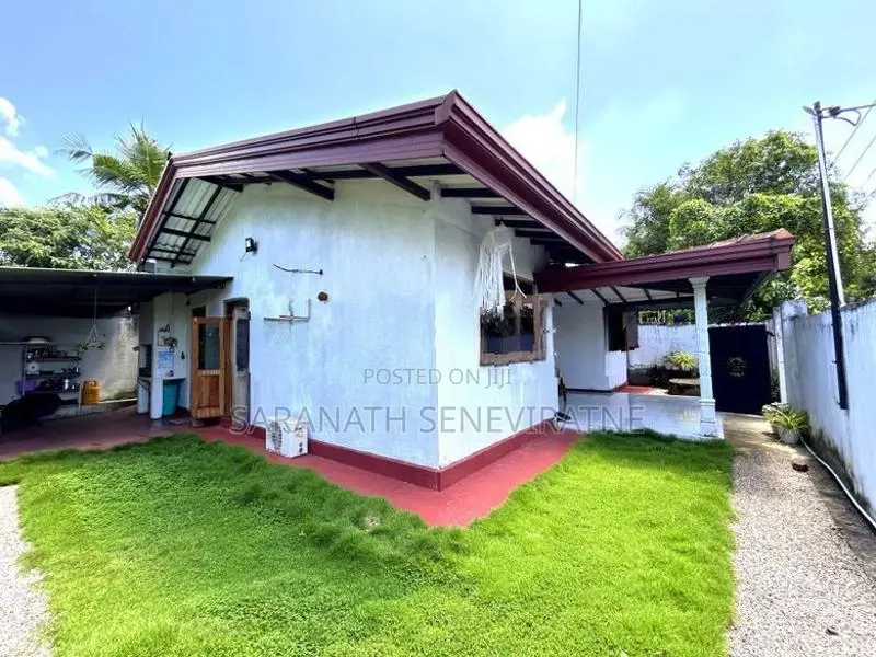House in Kahathuduwa Kesbewa කහතුඩුව highway entrance එකට 3km