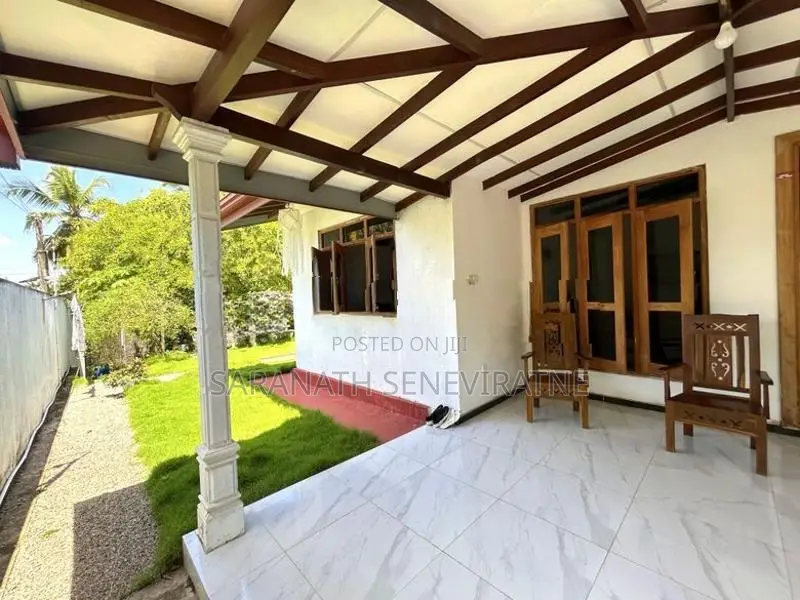House in Kahathuduwa Kesbewa කහතුඩුව highway entrance එකට 3km