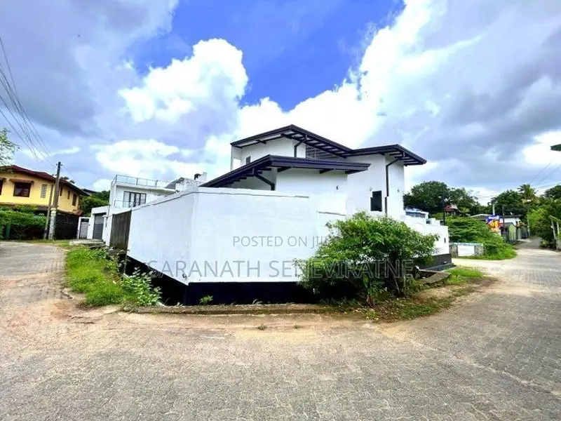 Brand-New House in Millagahawatta Pannipitiya