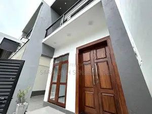 Brand-New Solid Modern House From Piliyandala Off Gonamadiththa Rd