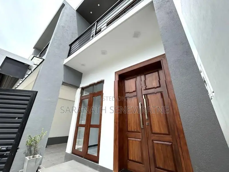Brand-New Solid Modern House From Piliyandala Off Gonamadiththa Rd