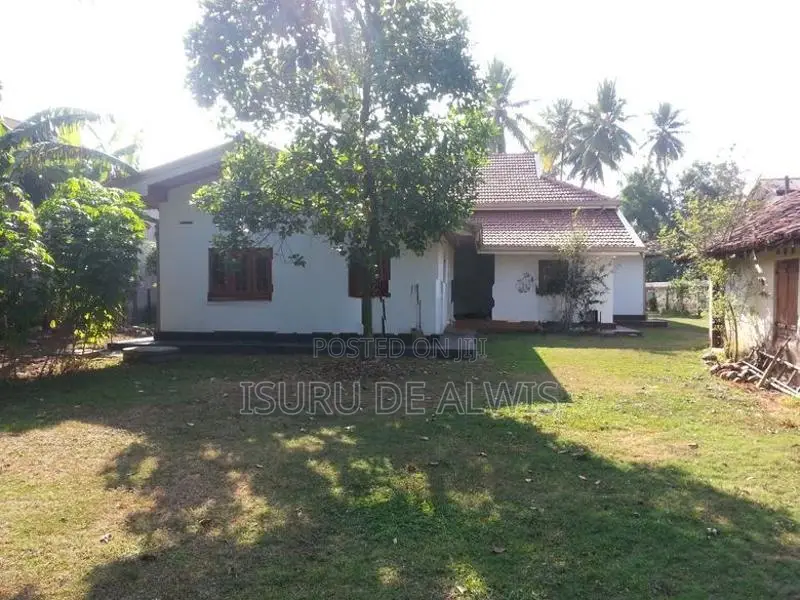 Colonial Type Bungalow for Rent Payagala