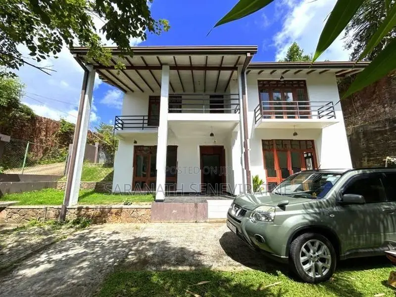 Brand-New Condition House For Sale in Ja-Ela Kotugoda With Furniture