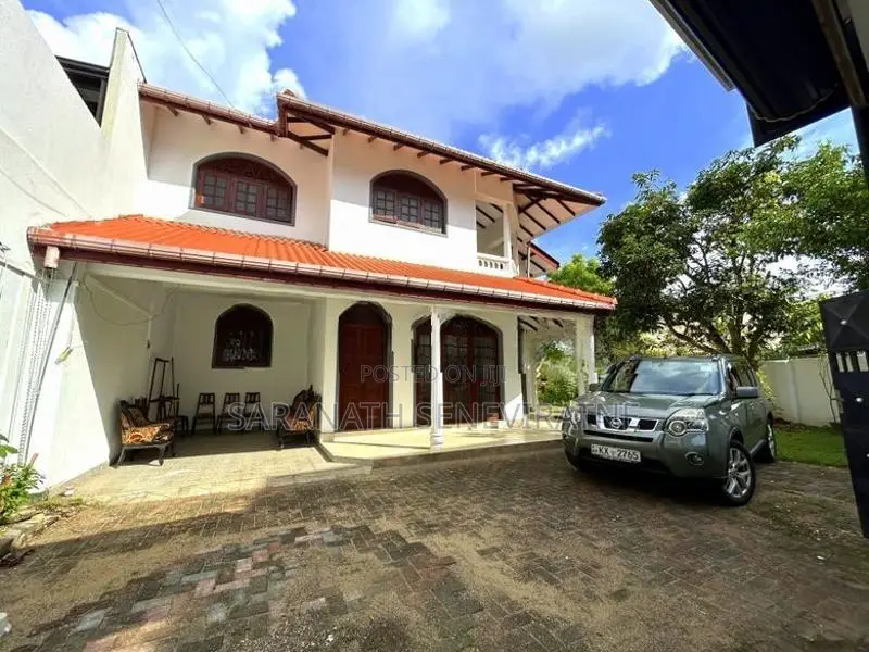 100% Refurbished Solid House - Pelawatta Kumaragewatte Battaramulla