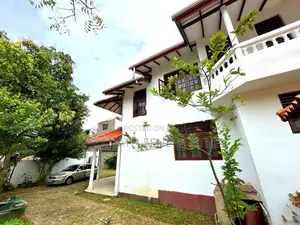 100% Refurbished Solid House - Pelawatta Kumaragewatte Battaramulla