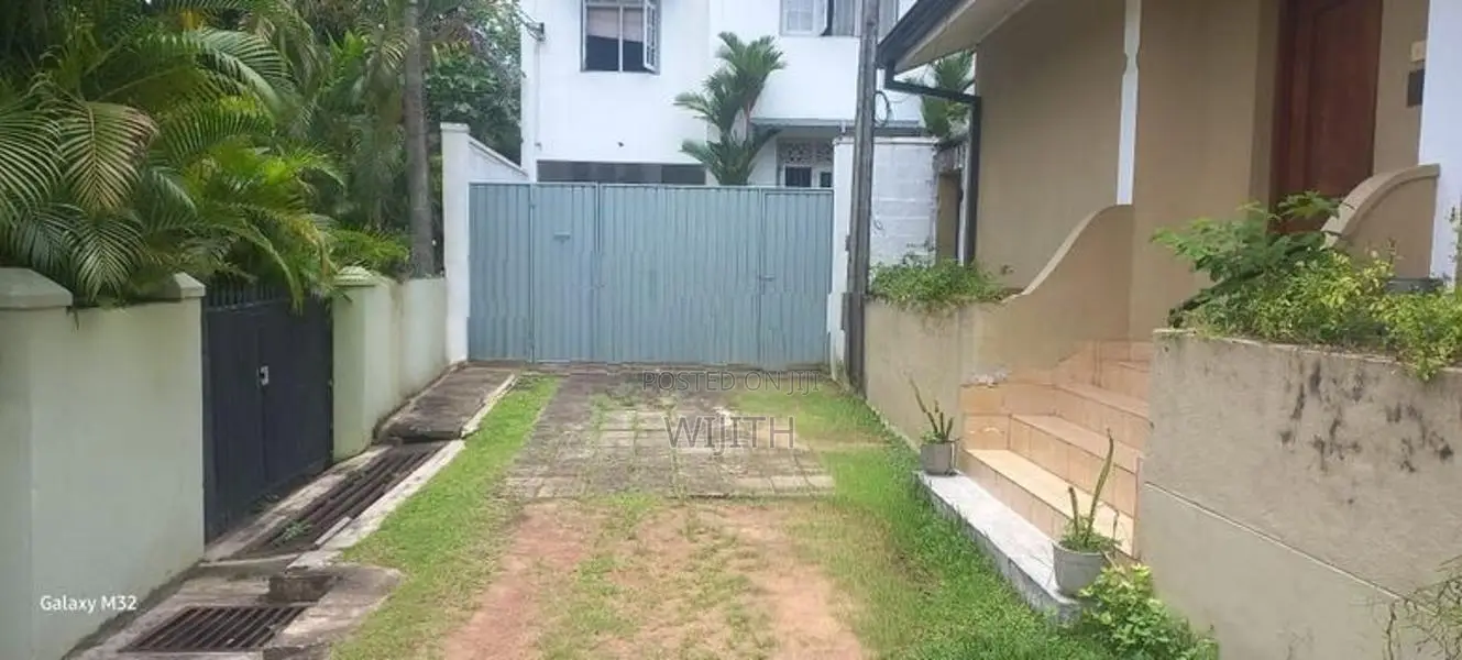 SINGLE HOUSE FOR SALE IN THALAWATHUGODA