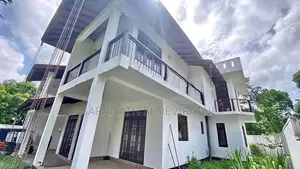 Brand-New Luxury House in Kandana for Sale Hapugoda