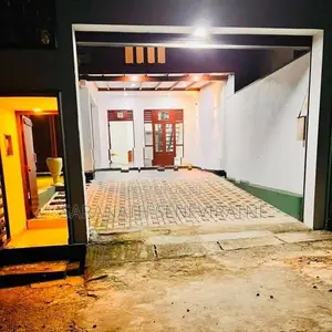 Brand-New House in Polgasowita
