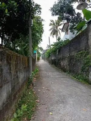 Land in Hokandara - Vidyala junction Talawathugoda