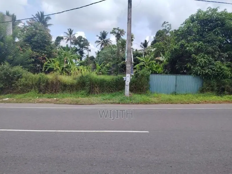 SUPAR LAND FOR SALE IN KOTTAWA PILIYANDALA ROAD FACING