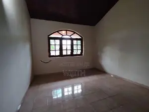 සුපරි ආයොජනයකි හයිලෙවල්එකට ආසන්නව දෙමහල් නිවසක් විකිනිමට පන්නපිටිය