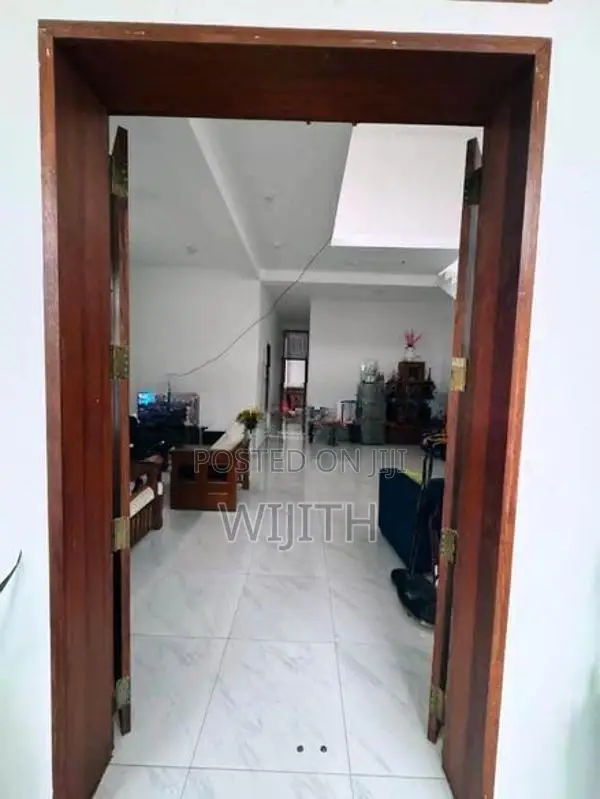 ආදායමක් සමග පදිංචි විය හැකි සුපිරි ගොඩනැගිල්ලක් විකිණීමට .