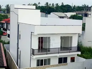 ⁣පදිංචි නොමෑති ණවමාදිලියේ ළස්සන මහල් 3 නිවසක් විකිනිමට කොටිටාවෙි