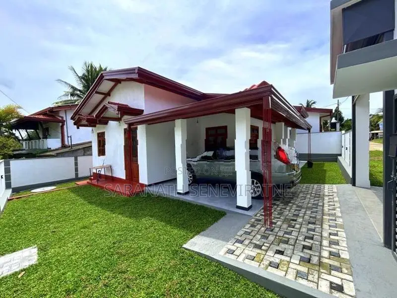 Brand-New Single Story House Beruketiya Homagama With Garden Space