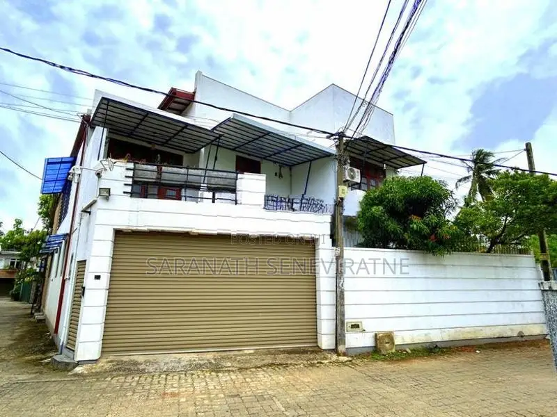 Luxury House With Modern Furniture Fittings - Nugegoda Wijerama