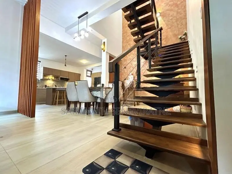 Luxury House With Modern Furniture Fittings - Nugegoda Wijerama