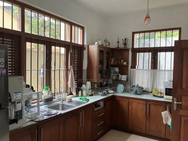 House For Sale From Talawathugoda Welipara