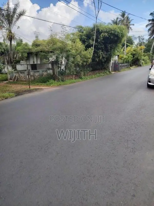 supar Land for sale in Kottawa Piliyandala bus Road facing