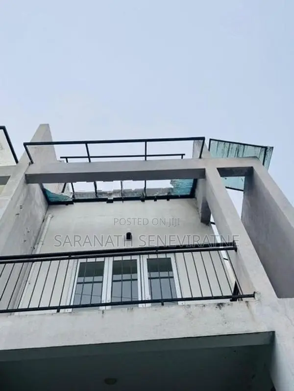 2 Story House For Sale in Madiwela Kotte