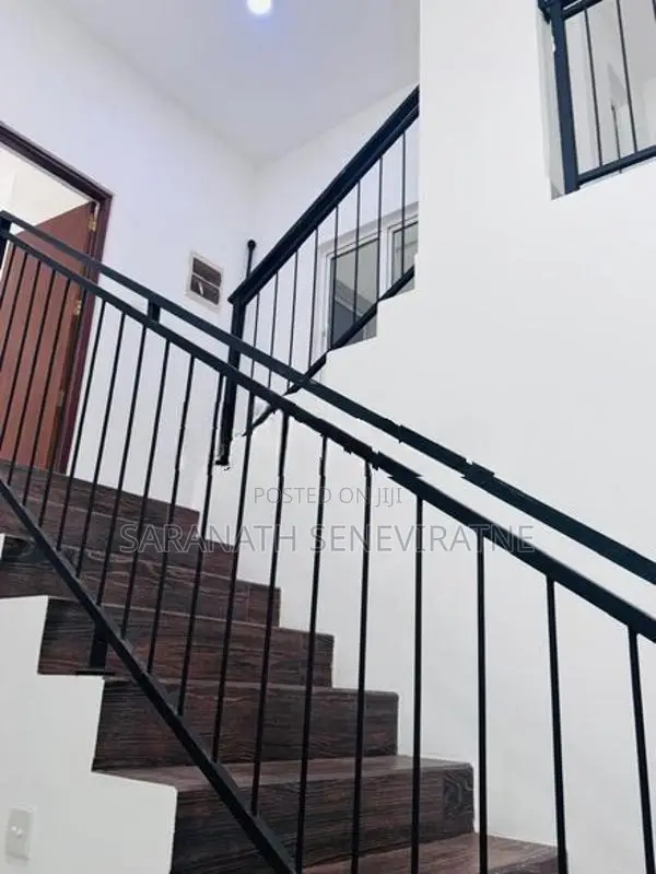 2 Story House For Sale in Madiwela Kotte