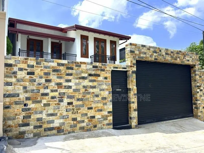 Brand-New House With Solid Architecture - Kottawa Mattegoda Pubudu Mw